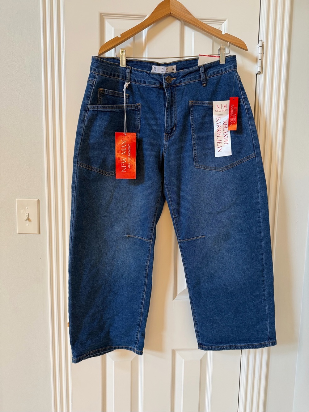 New Max Women’s Relaxed Dark Blue Denim Jeans size 14, waist 35. Comfort stretch
